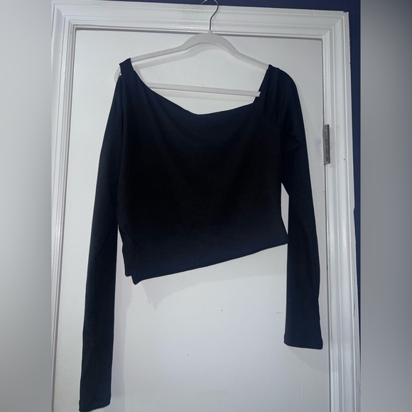 Princess Polly Tops - Princess Polly Black Asymmetrical One-Shoulder Long Sleeve Top